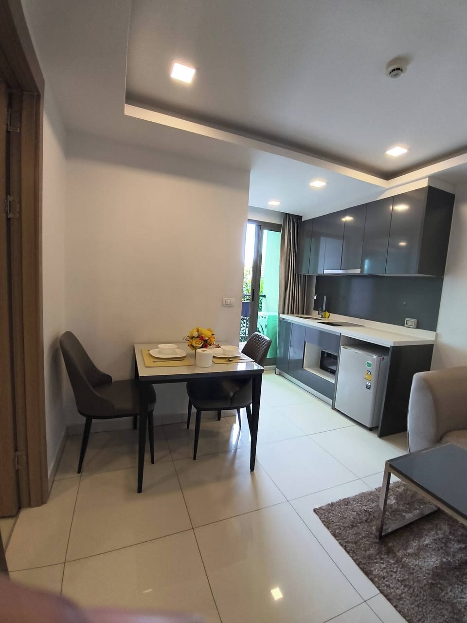 Apartment, 1 Bedroom, Accessible, Smoking | Dining room