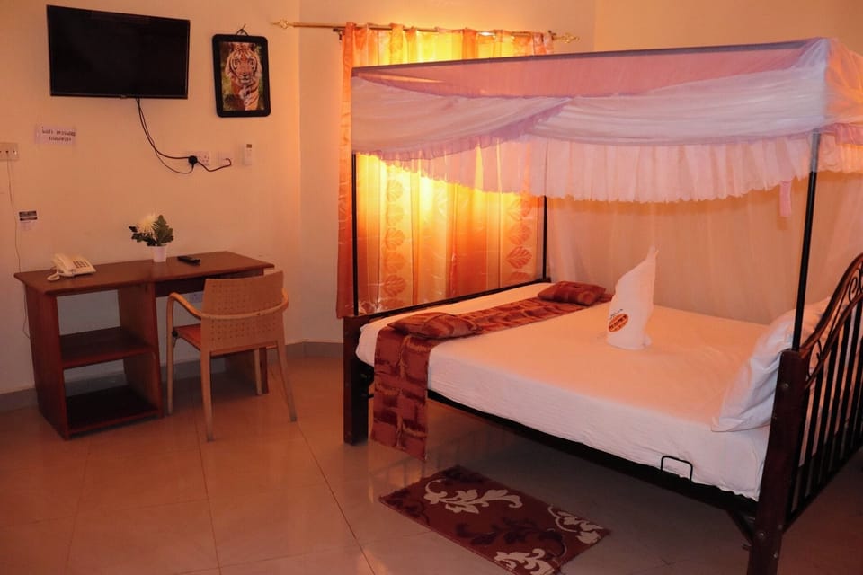 Deluxe Single Room | WiFi (free), bed sheets