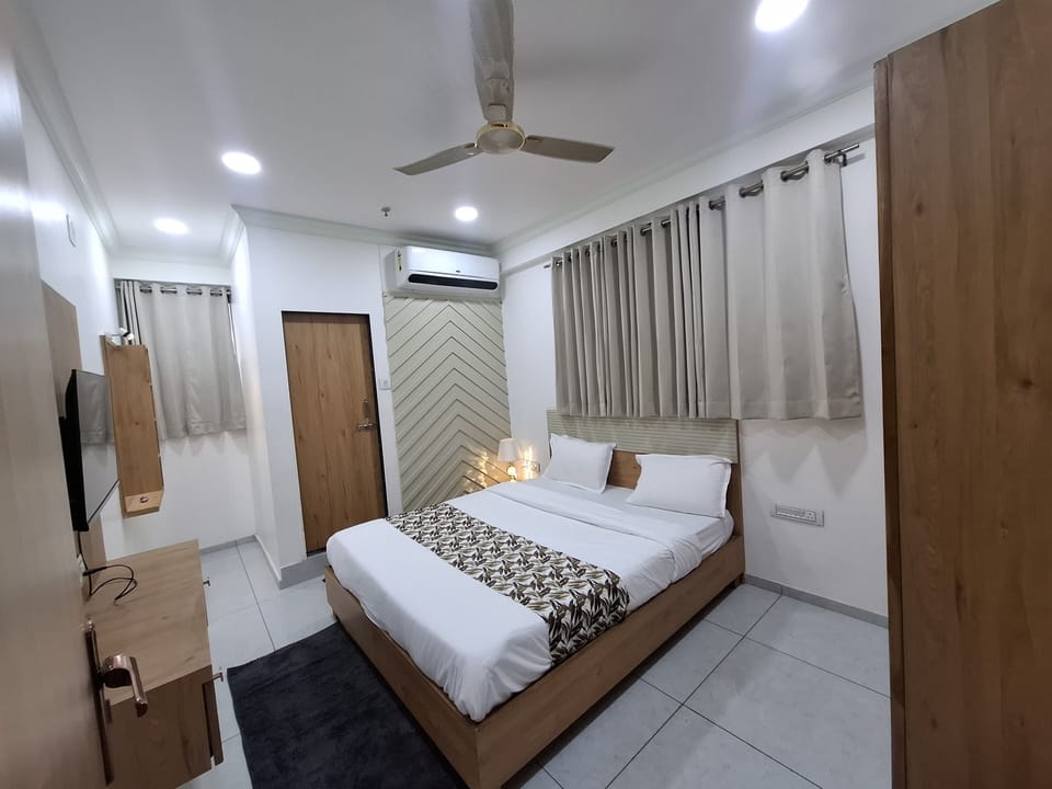 Standard Double Room, City View | Iron/ironing board, free WiFi