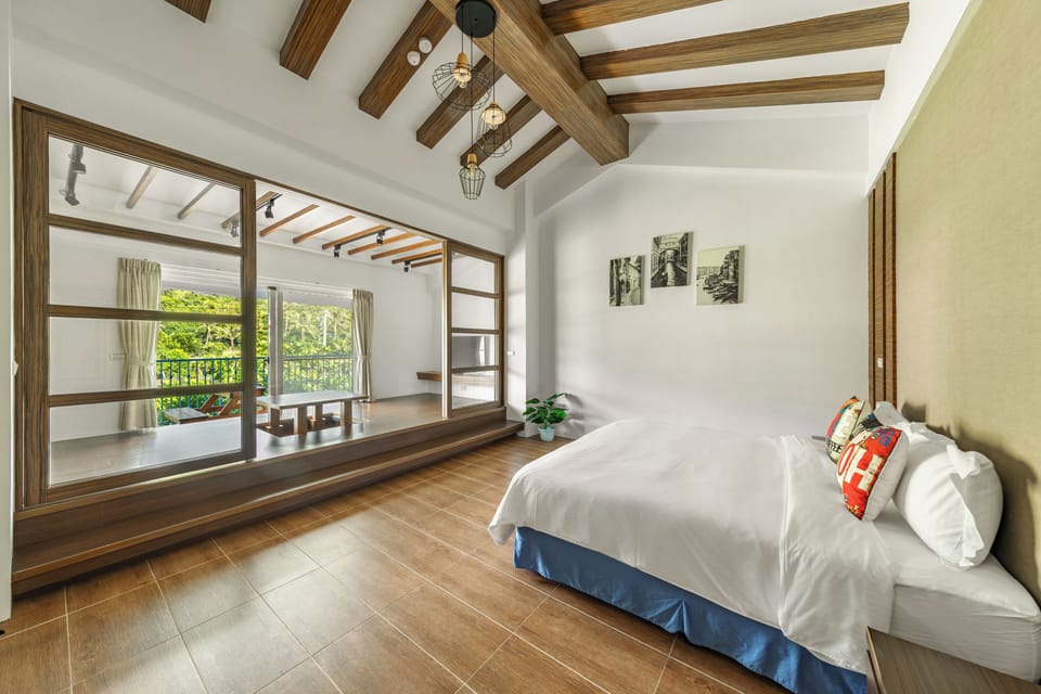 Deluxe Double Room with Bathtub | View from room