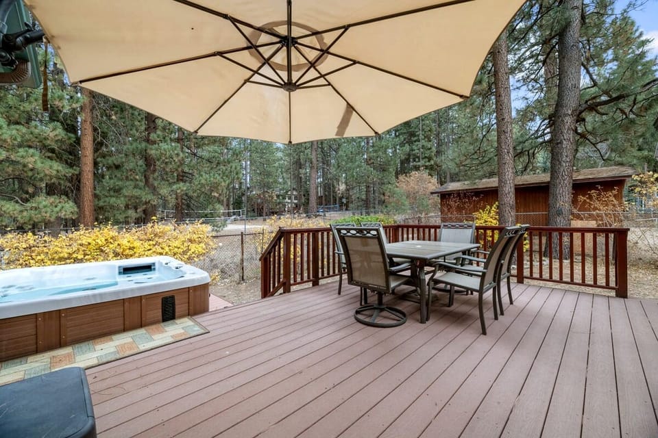 Comfy Cabin with Outdoor Living Space with Spa in Big Bear Lake Cabin in Big Bear
