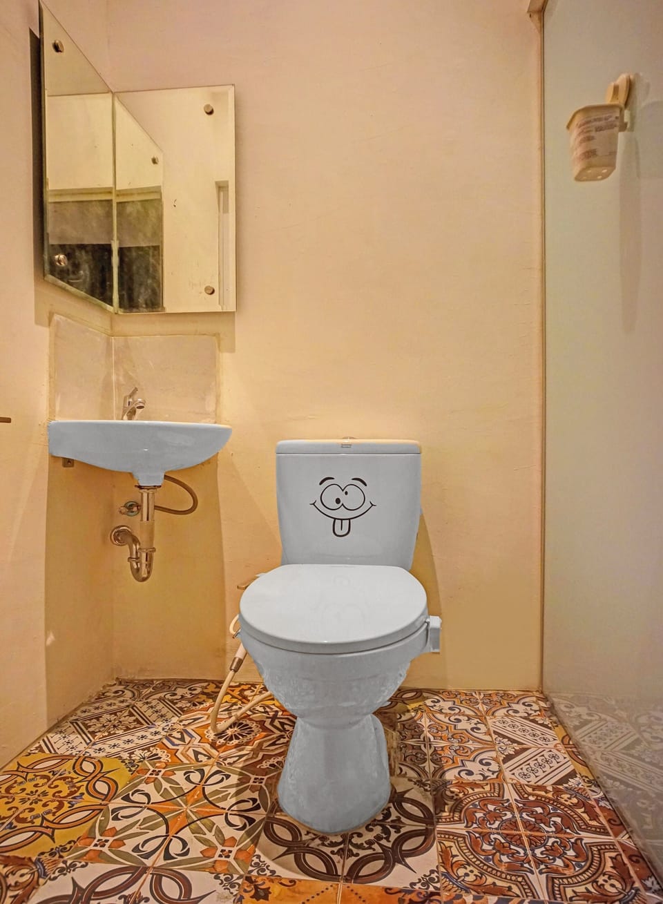 Standard Double Room | Bathroom | Shower, bidet, towels, soap