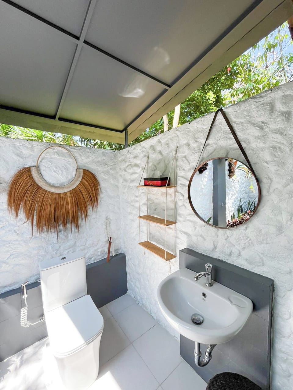 Villa, Air conditioning, Courtyard View | Bathroom | Separate tub and shower, free toiletries, hair dryer, slippers