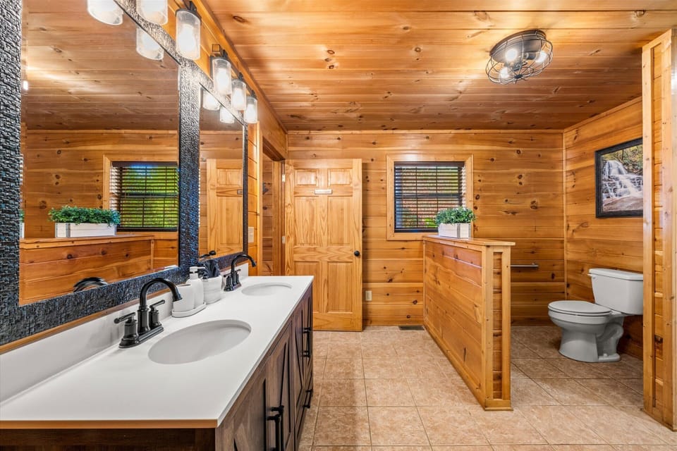 Large private en-suite for ultimate comfort.