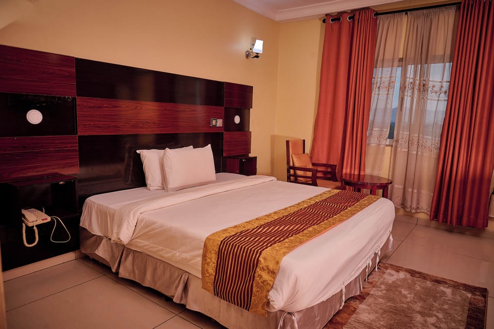 Luxury Single Room, City View | Desk, free WiFi