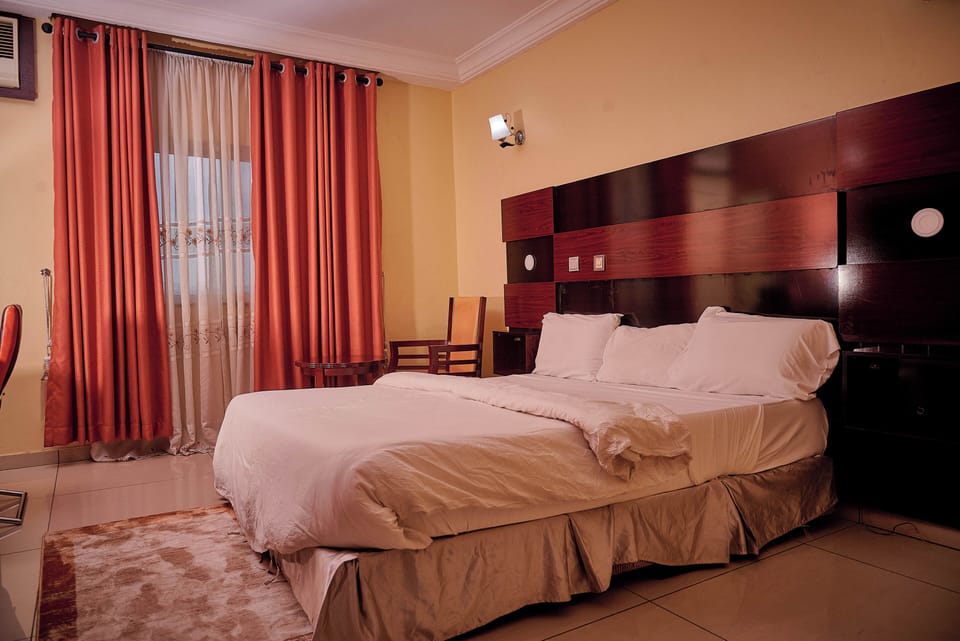 Luxury Single Room, City View | Desk, free WiFi