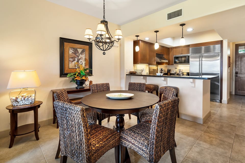Condo, Multiple Beds, Lanai, Partial Ocean View (Halii Kai 16C) | Dining