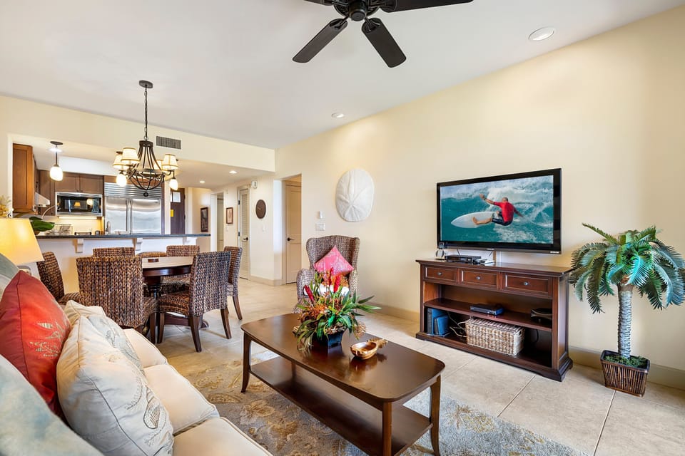 Condo, Multiple Beds, Lanai, Partial Ocean View (Halii Kai 16C) | Living area