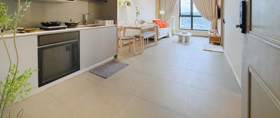 Comfort Apartment, 2 Bedrooms, Non Smoking, Kitchen | Living area | 40-inch Smart TV with digital channels