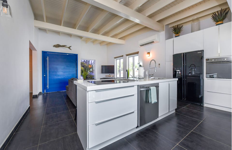 Private En-suite Bathroom.