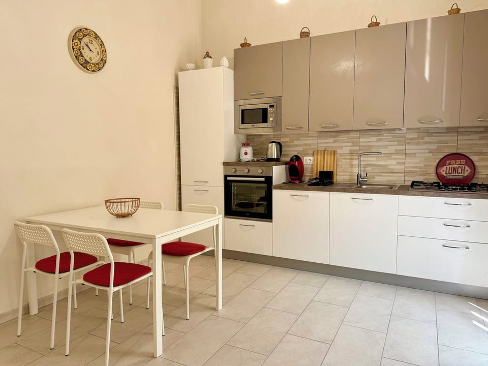 House, Balcony | Private kitchen