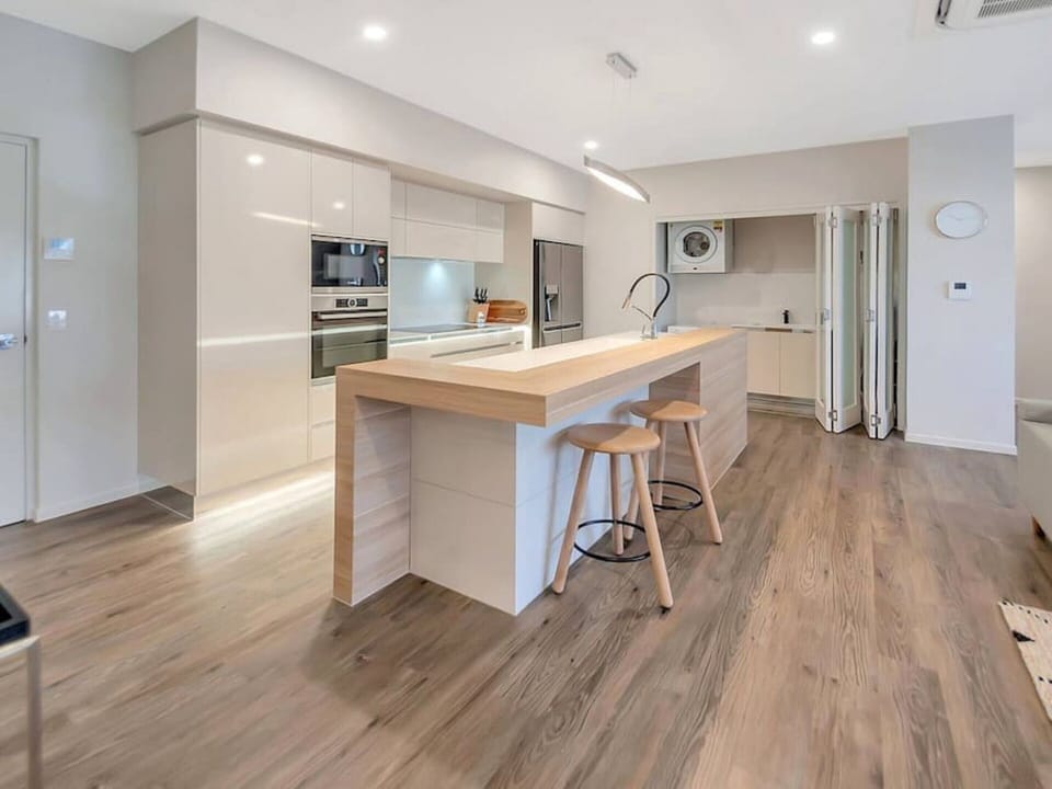 Apartment | Private kitchen | Cookware/dishes/utensils