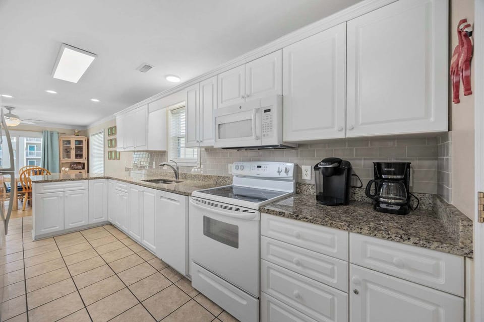 Both a Keurig and drip coffee maker available.