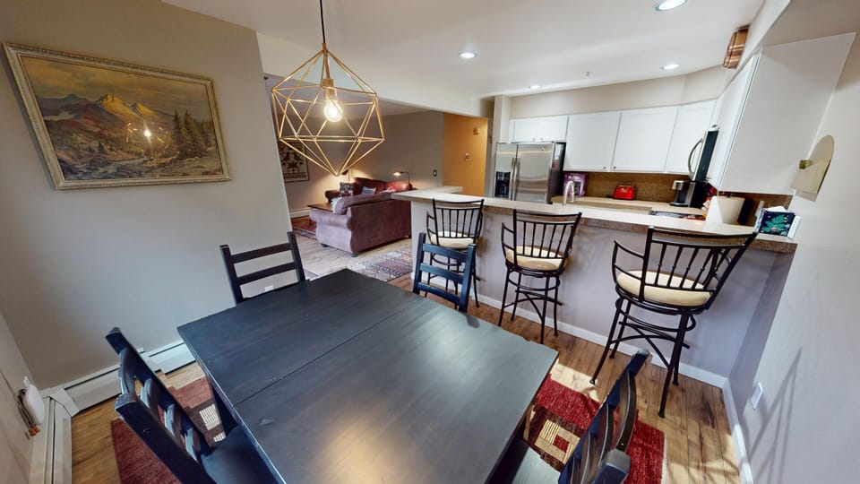 Dining Table Seats 6, Kitchen Bar 3 - Dining Table Seats 6, Kitchen Bar 3