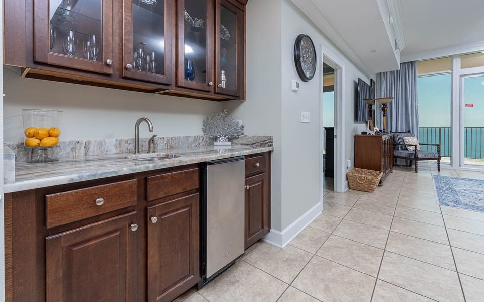 Condo, 3 Bedrooms | Interior