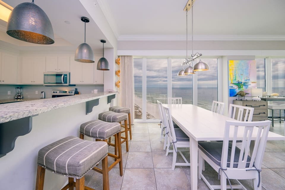 Condo, 4 Bedrooms | Dining