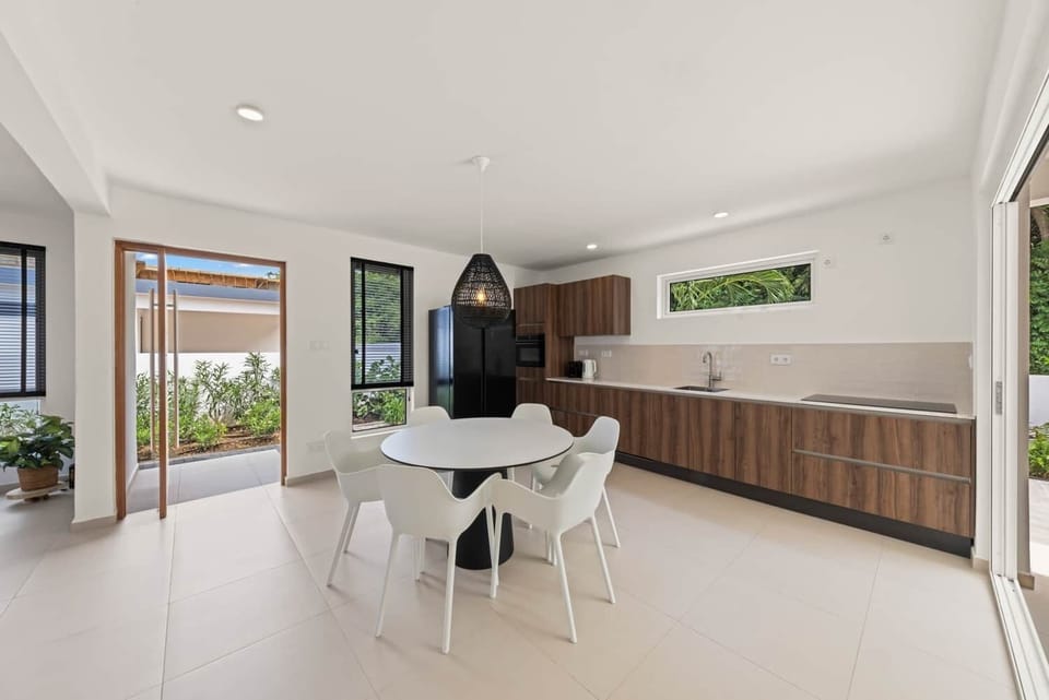 Open living kitchen with all amenities