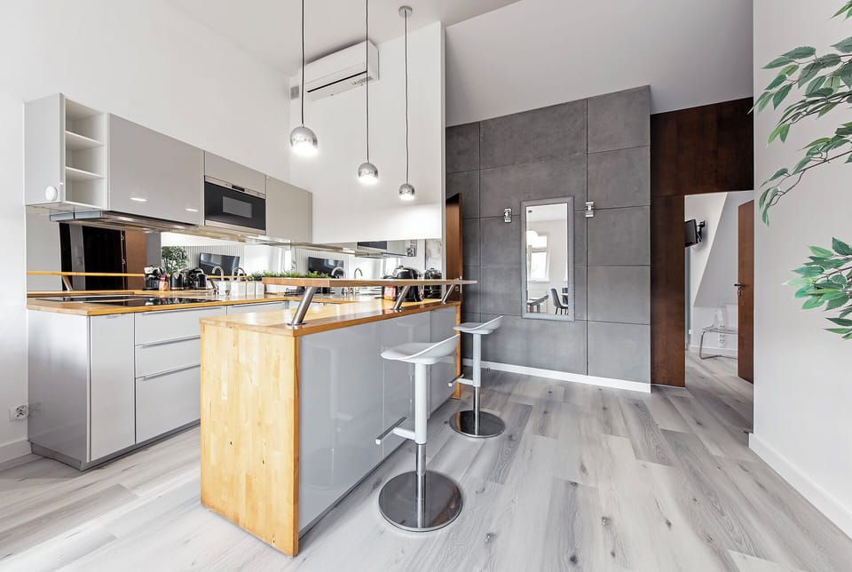 Comfort Apartment | Private kitchenette | Coffee/tea maker, electric kettle