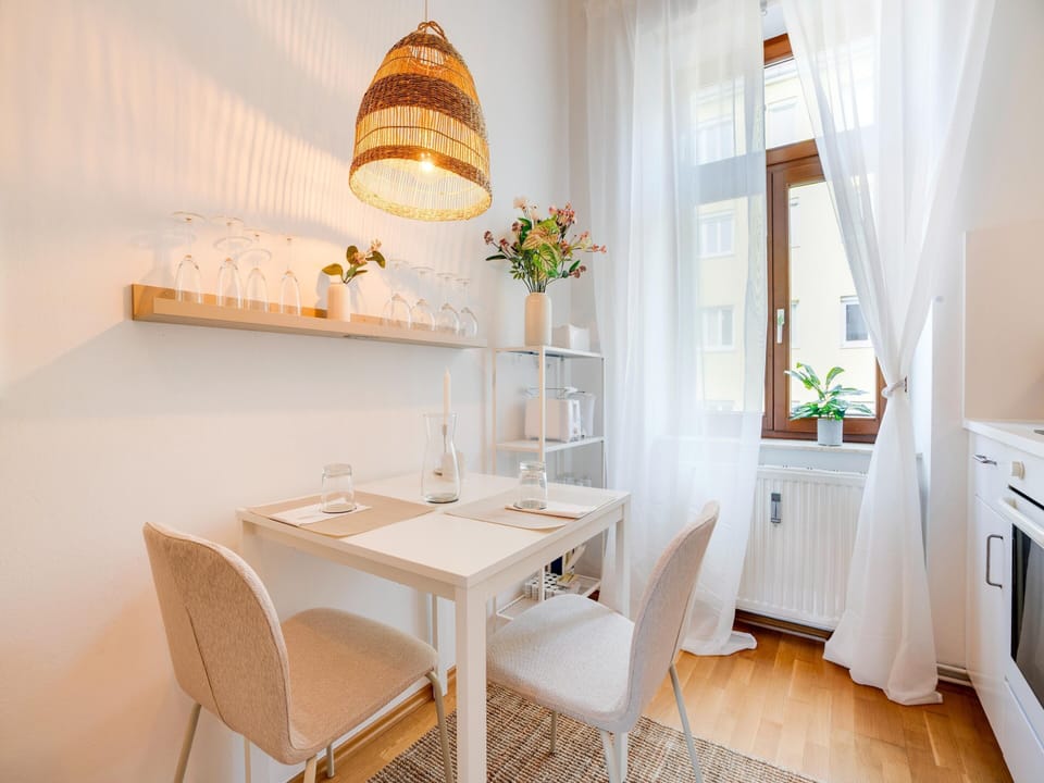 Apartment | Dining
