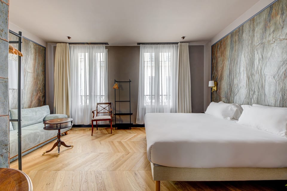 Suite | In-room safe, desk, blackout drapes, soundproofing