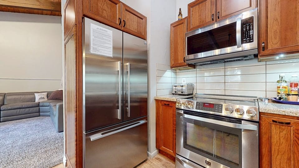 Indoors, Appliance, Microwave, Oven, Refrigerator