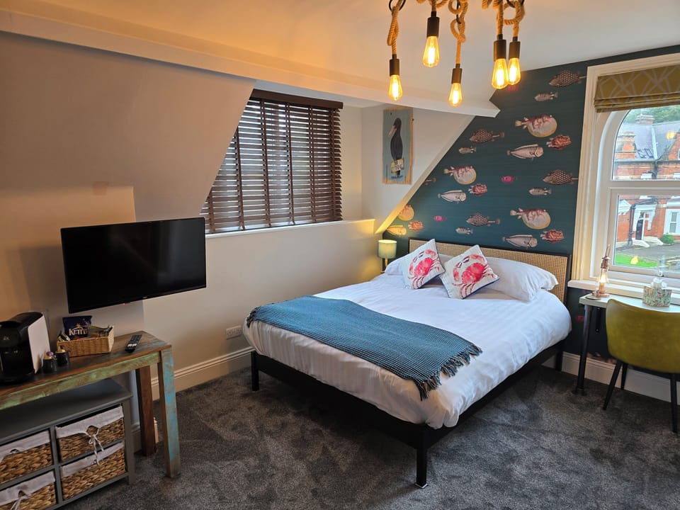 King Size Double Room | Individually decorated, individually furnished, desk, laptop workspace