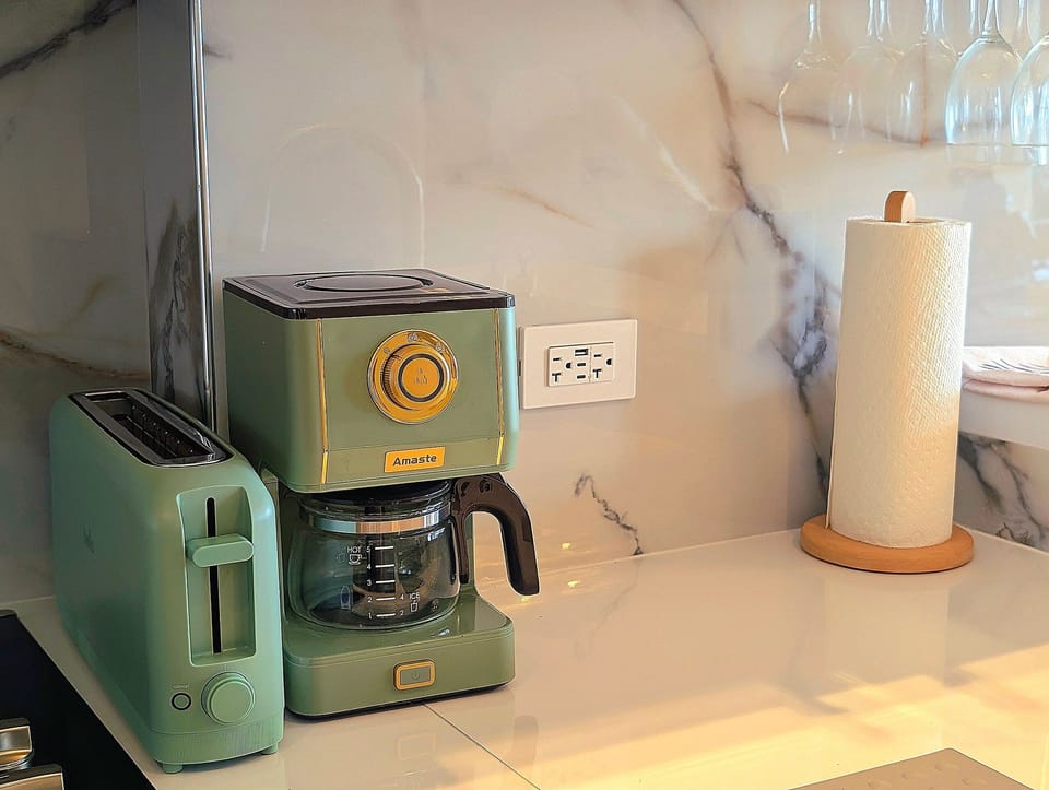 Coffee / tea facilities,Kitchen or kitchenette