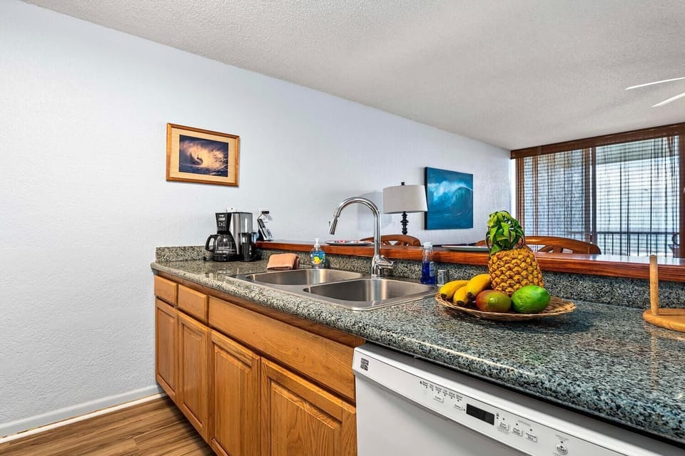 Condo, 1 King Bed, Lanai, Ocean View (Kona Reef A15) | Interior