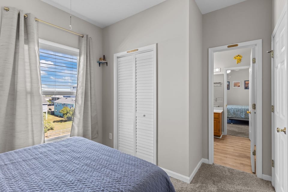 Full Bedroom