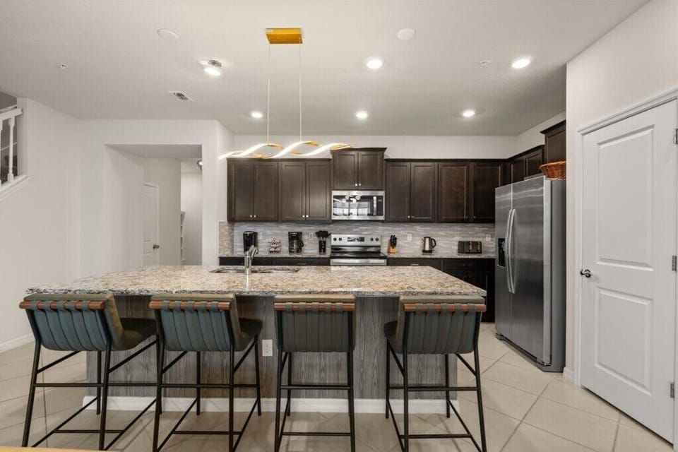1300 Blue Island Drive (6).jpg