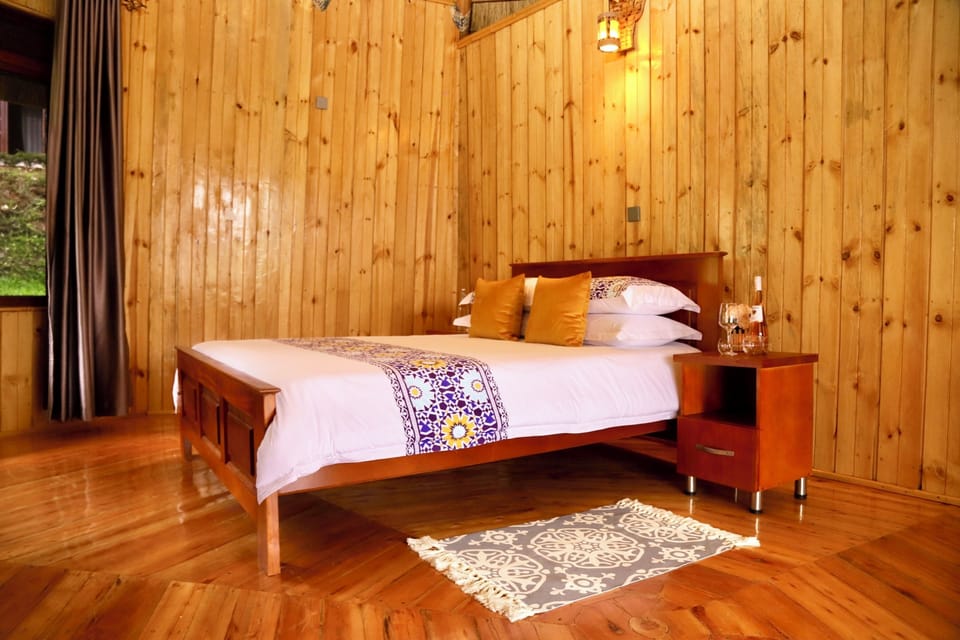 Luxury Double Room, Balcony, Hill View | Free WiFi