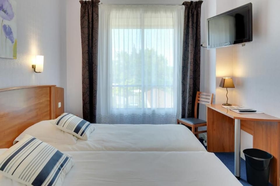 In-room safe, individually decorated, individually furnished, desk