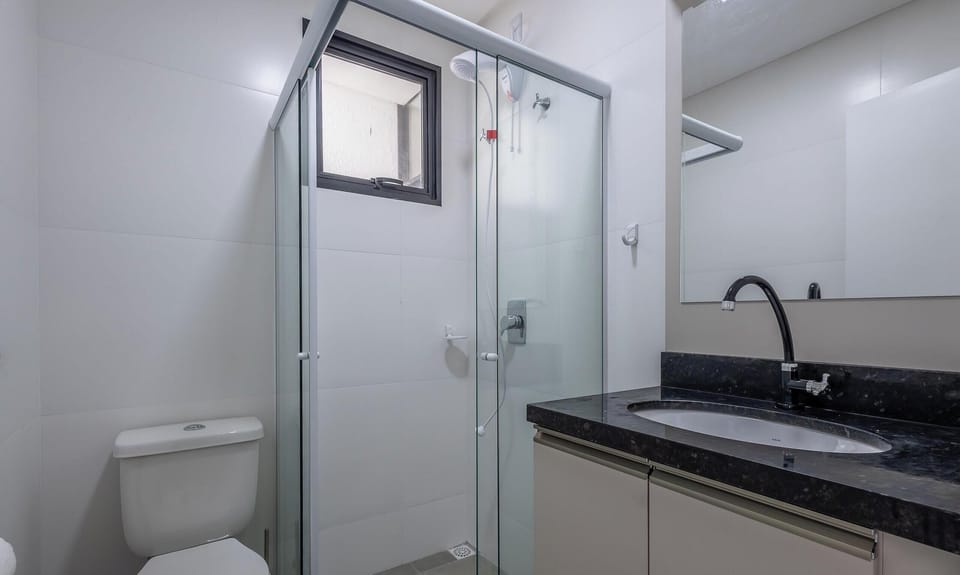 Basic Apartment | Bathroom | Shower