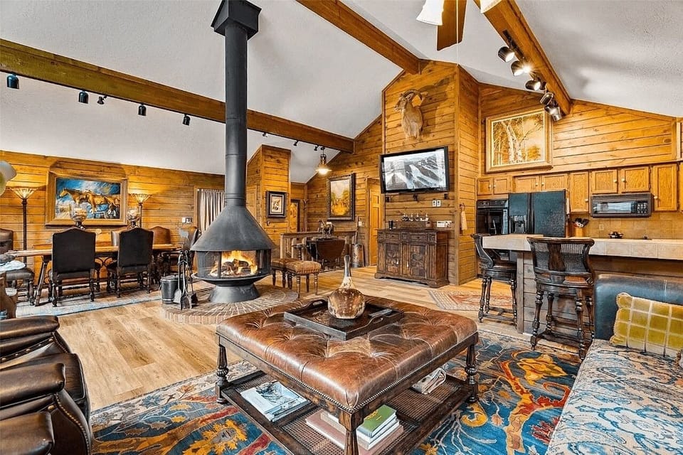 breckenridge-cabin-open-livingroom