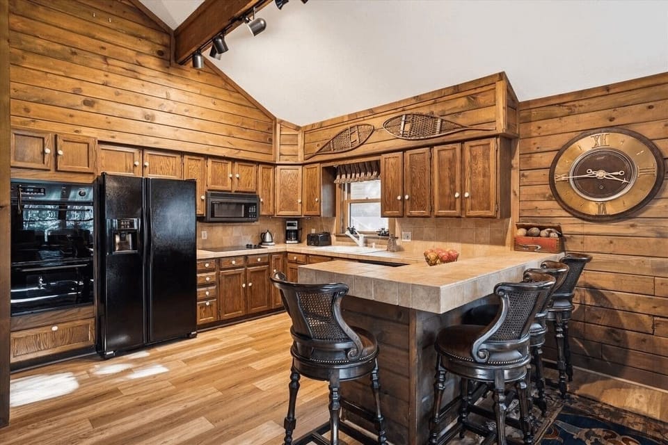 breckenridge-cabin-rustic-family-kitchen