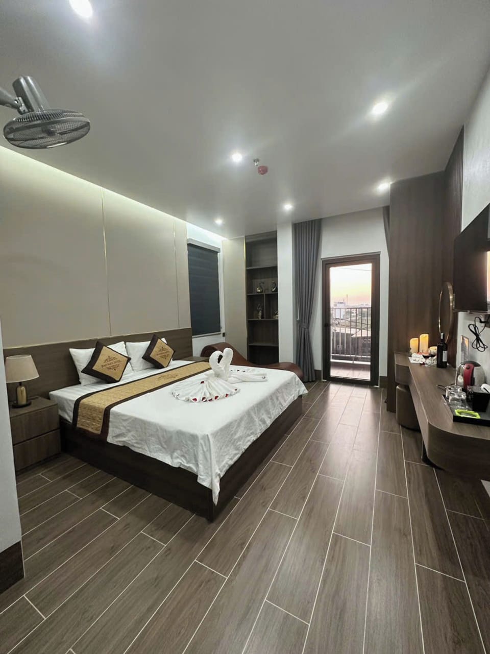Standard Double Room, Balcony | Desk, blackout drapes, soundproofing, WiFi (free)