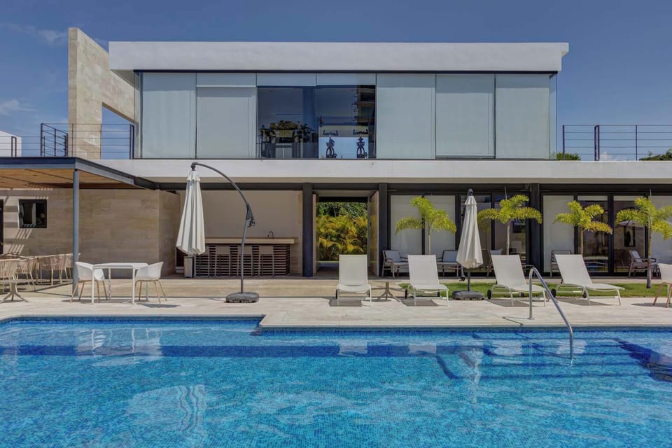 Shared Swimming Pool and Gym
