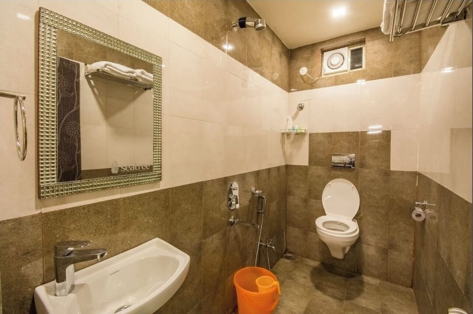 Family Room | Bathroom | Bathtub, slippers, towels, soap