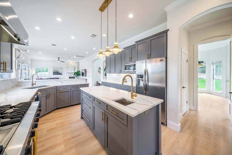 Sure, dining out is fun, but nothing beats your own vacation kitchen! Spacious, stylish, and fully equipped, it’s the perfect recipe for great meals (and even better company).