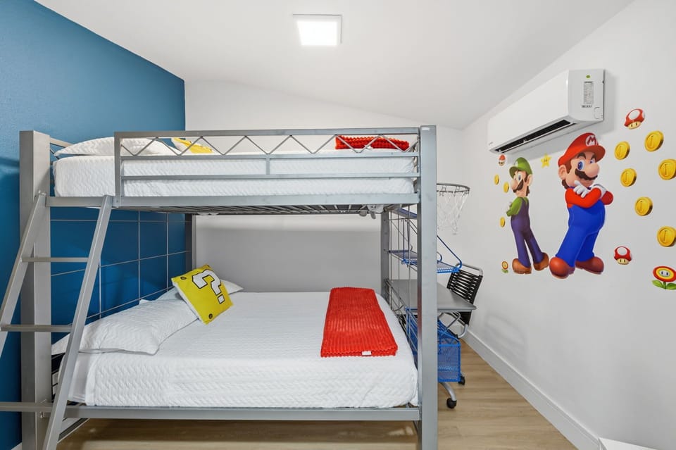 [Bedroom #4] Bunk beds