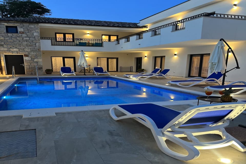 Holiday Home Swimming Pool