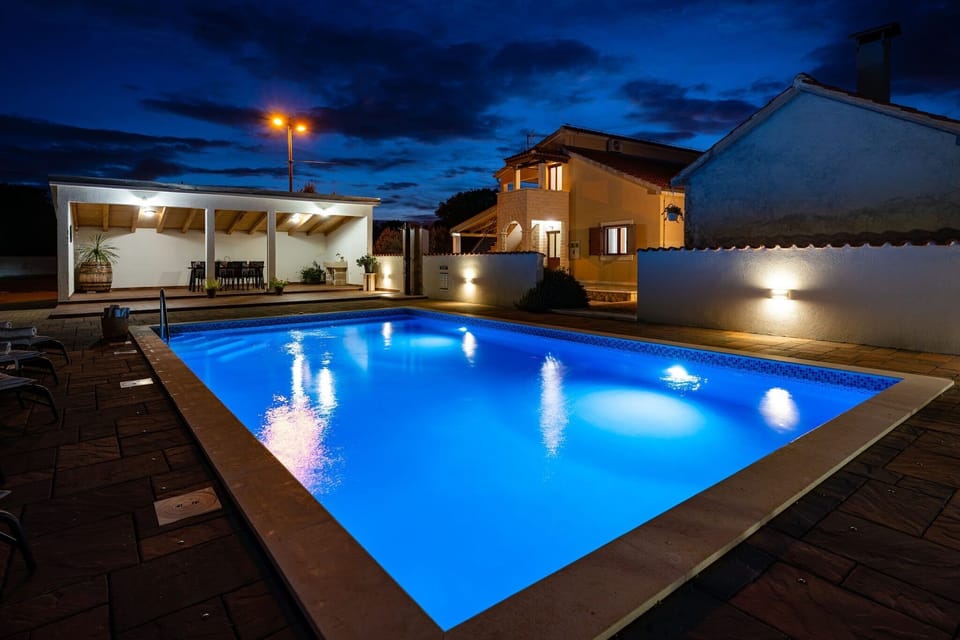 Holiday Home Swimming Pool