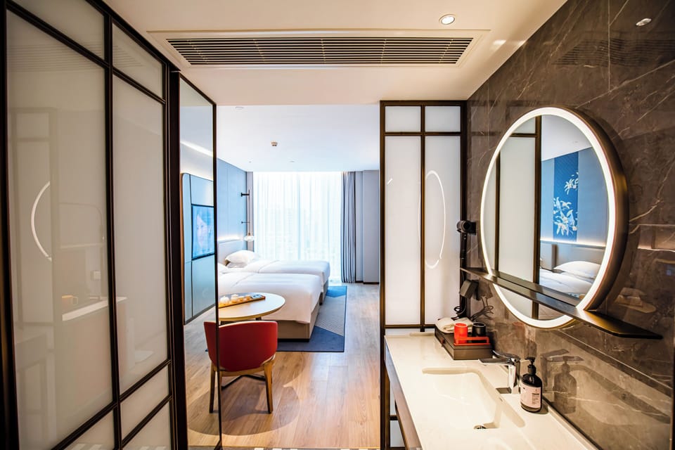 Luxury Twin Room | Bathroom | Shower, rainfall showerhead, designer toiletries, hair dryer