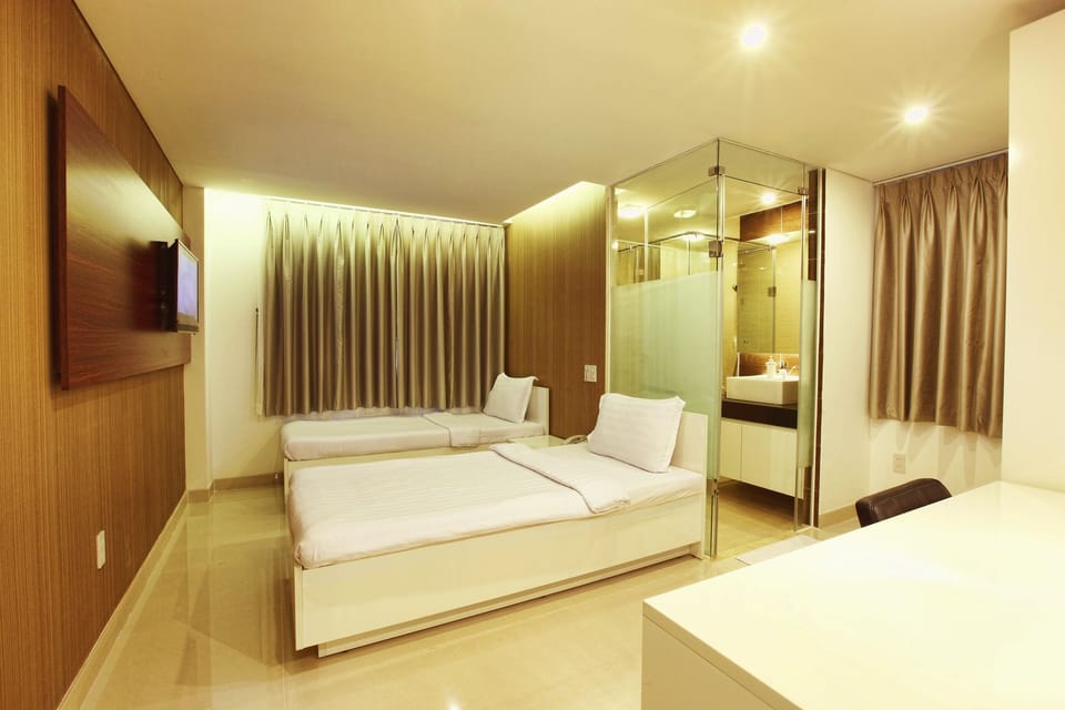 Deluxe Twin Room | Desk, free WiFi, bed sheets