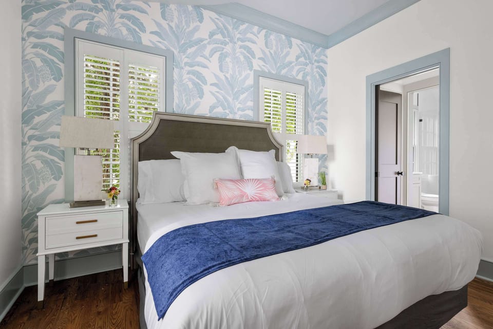 Bedroom 4: King Bed + TV