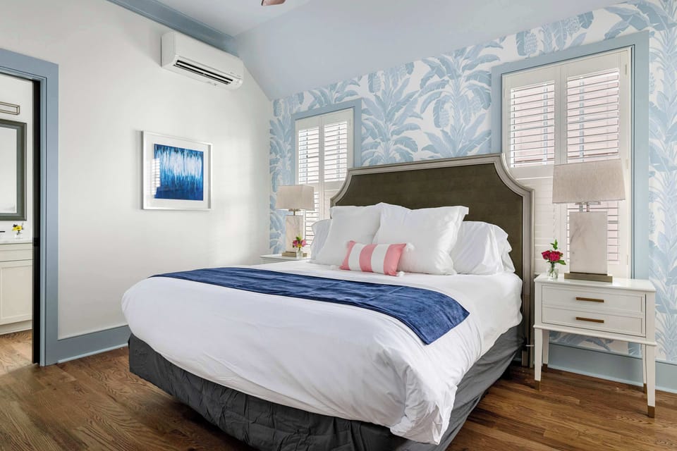 Bedroom 3 King Bed + TV