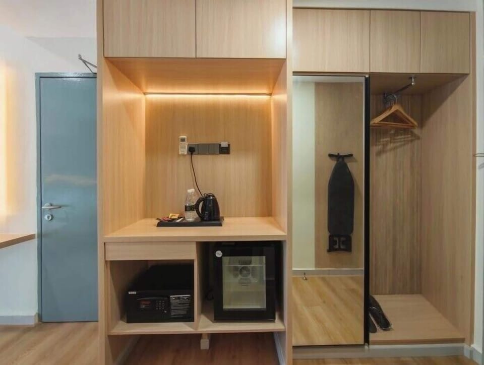 In-room safe, desk, laptop workspace, blackout drapes