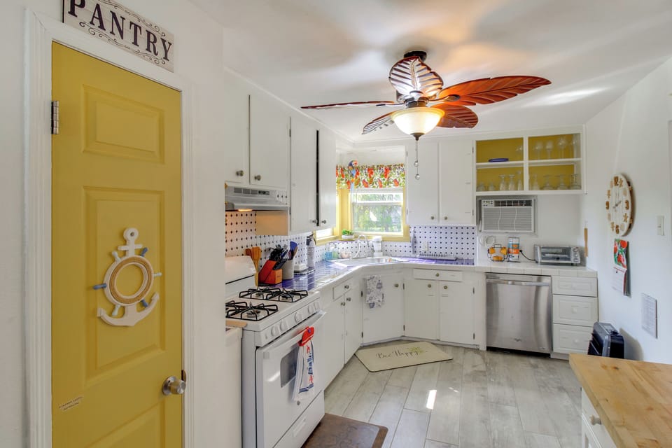 House (2 Bedrooms) | Interior