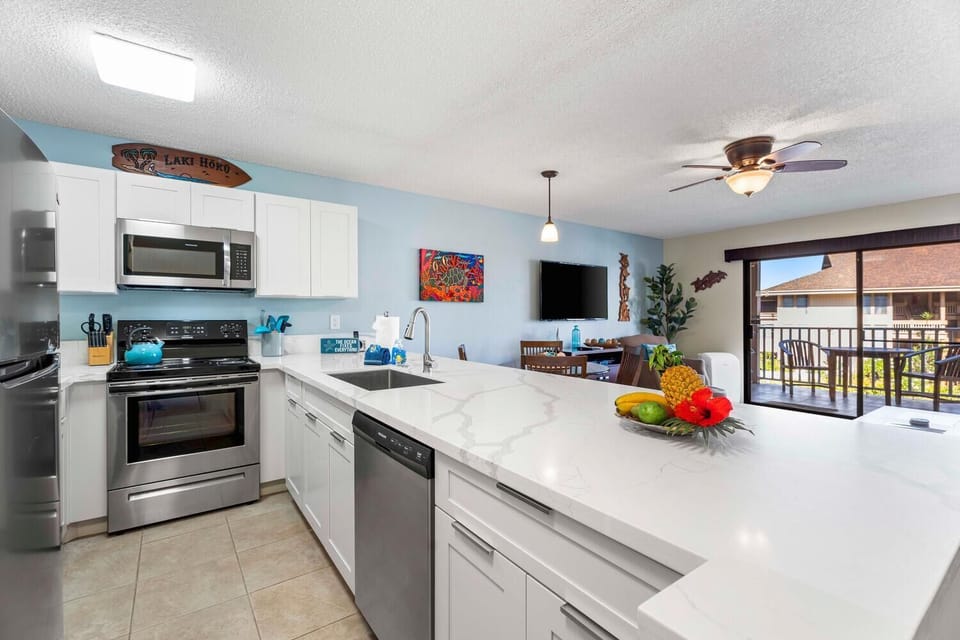 Condo, 1 King Bed, Lanai, Ocean View (Sea Village 3204) | Private kitchen