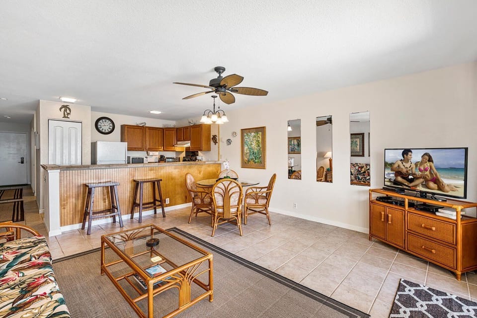Condo, 1 King Bed with Sofa bed, Lanai, Ocean View (Sea Village 3310) | Interior